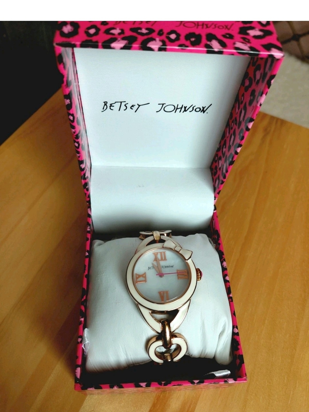Betsey Johnson Y2K Bow Rose Gold Tone & White Heart Link Bracelet Women's Watch
